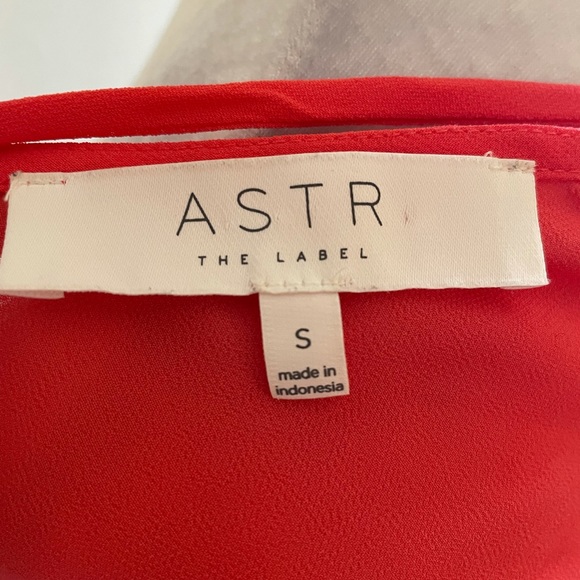 ASTR The Label Coral Romper - Picture 3 of 3